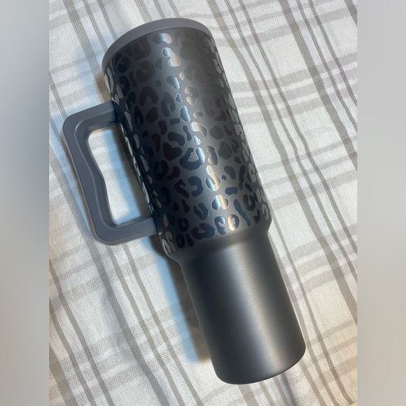 GREY LEOPARD 40oz Simple Modern Trek Tumbler - Picture 6 of 6